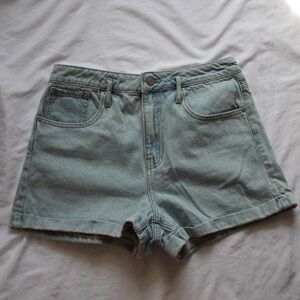 Pacsun Light Wash Denim Jean Shorts with Belt